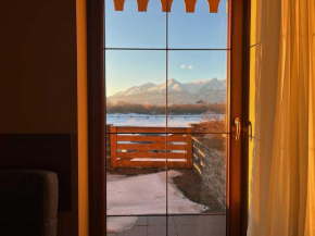 Tri Štíty Apartment with Tatra View Terrace